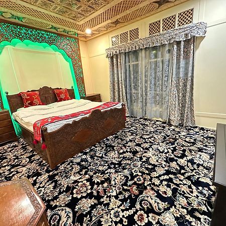 The Heritage Safina Group Of Houseboats Srīnagar Dış mekan fotoğraf