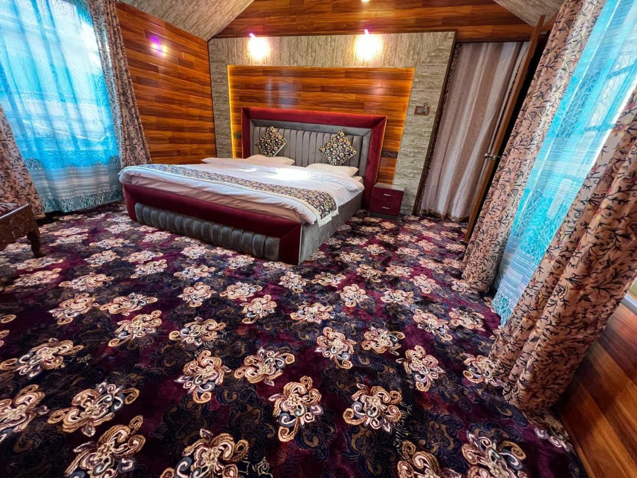 The Heritage Safina Group Of Houseboats Srīnagar Dış mekan fotoğraf