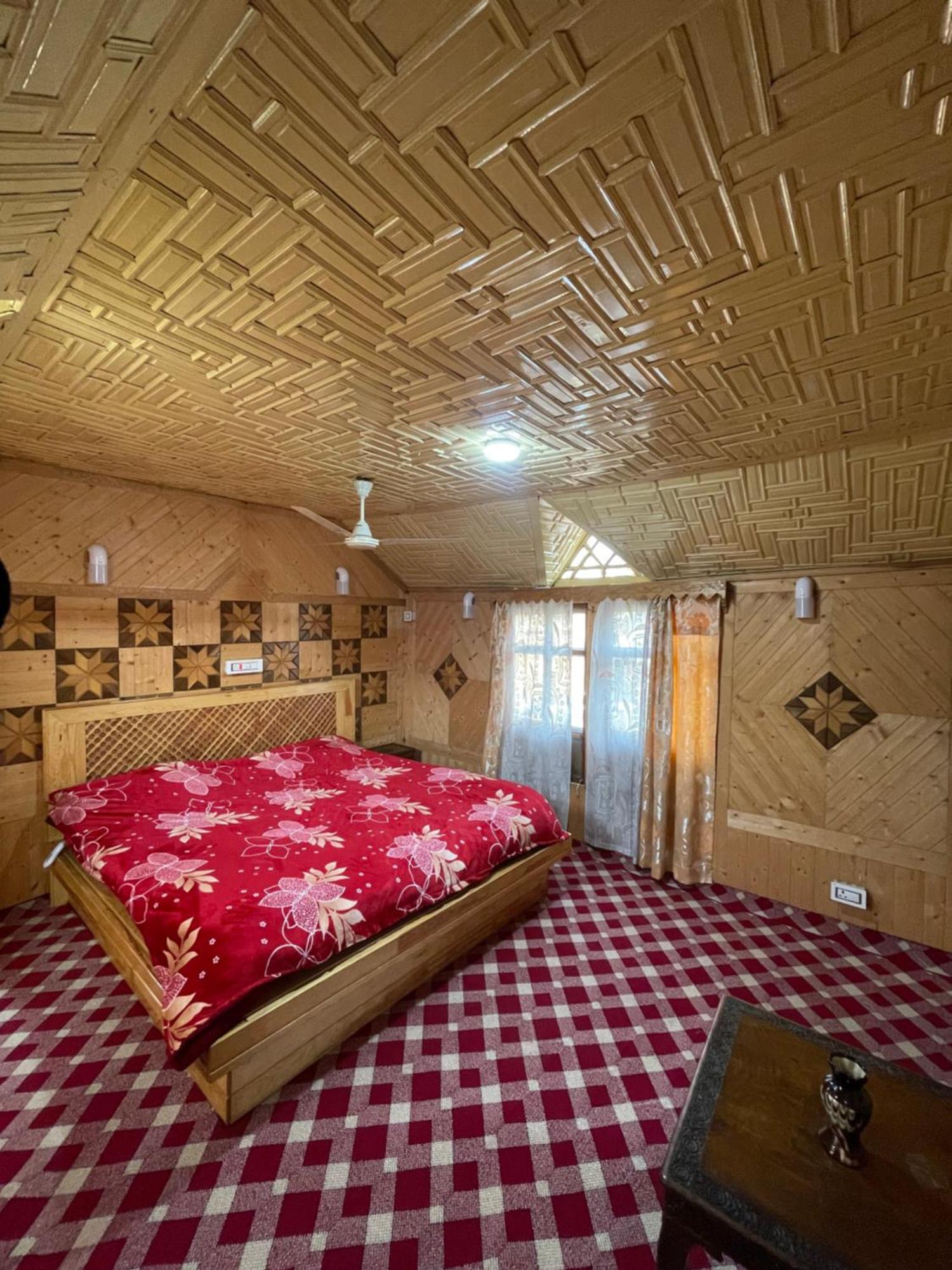 The Heritage Safina Group Of Houseboats Srīnagar Dış mekan fotoğraf
